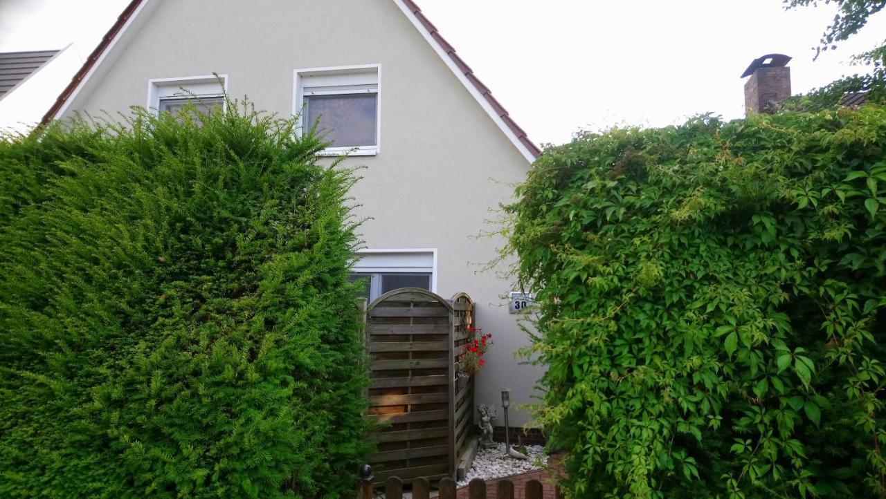 Privates Einzelzimmer Bei Der Weser-Ems-Halle Olsztyn Bagian luar foto